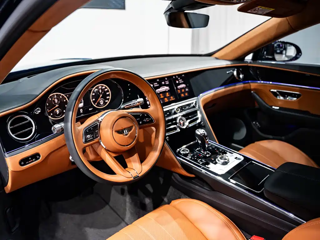 Bentley Flying Spur 2023 — фото 8