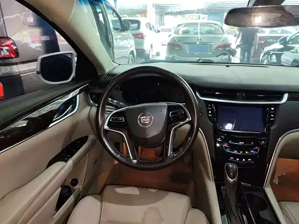 Cadillac XTS 2015