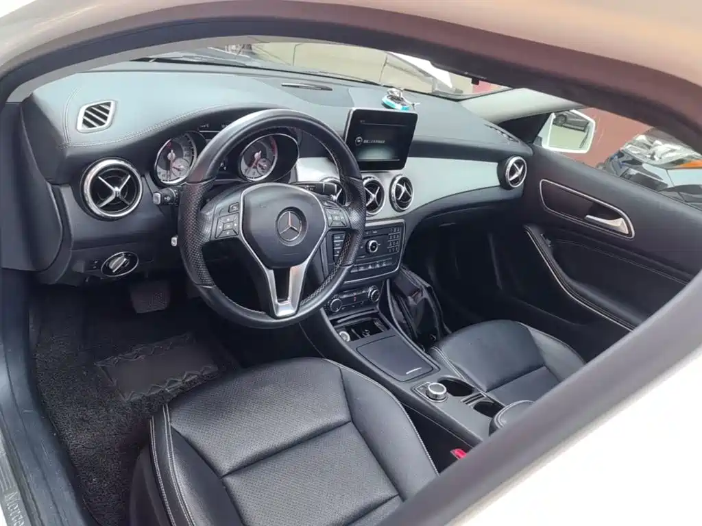 Mercedes-Benz GLA 2016 — фото 10
