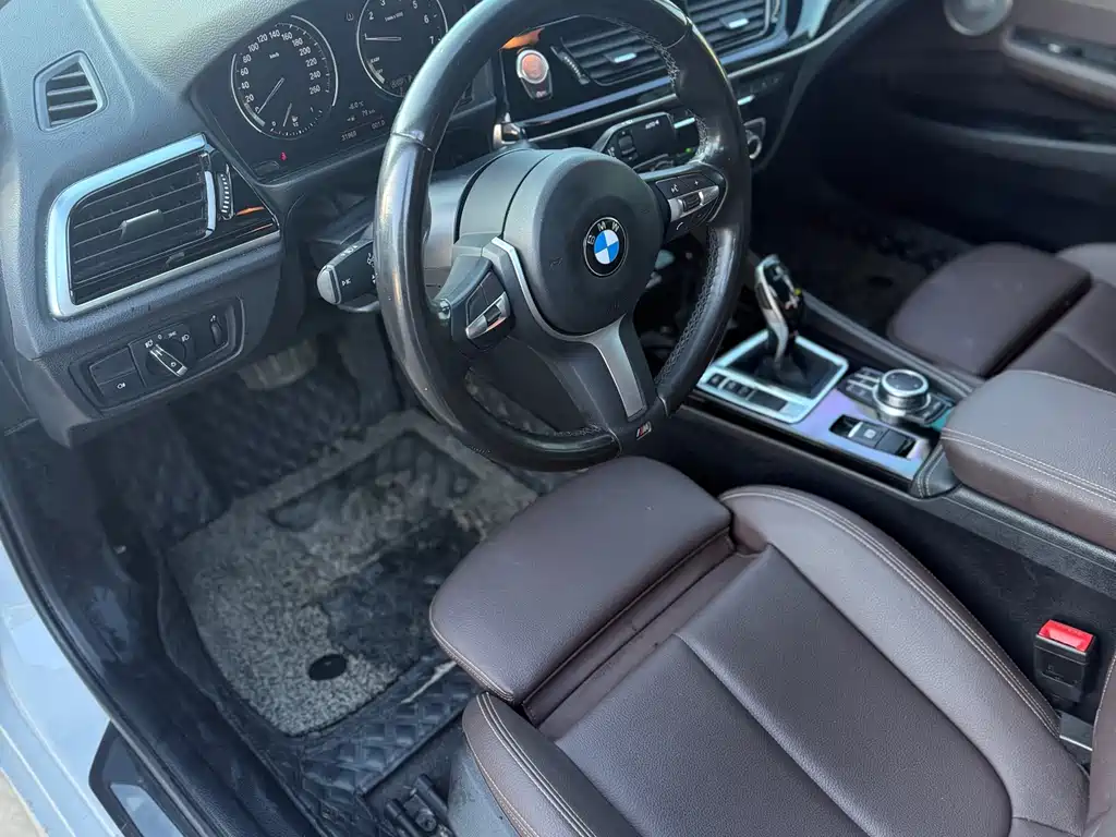 BMW 1 Series 2022 — фото 16