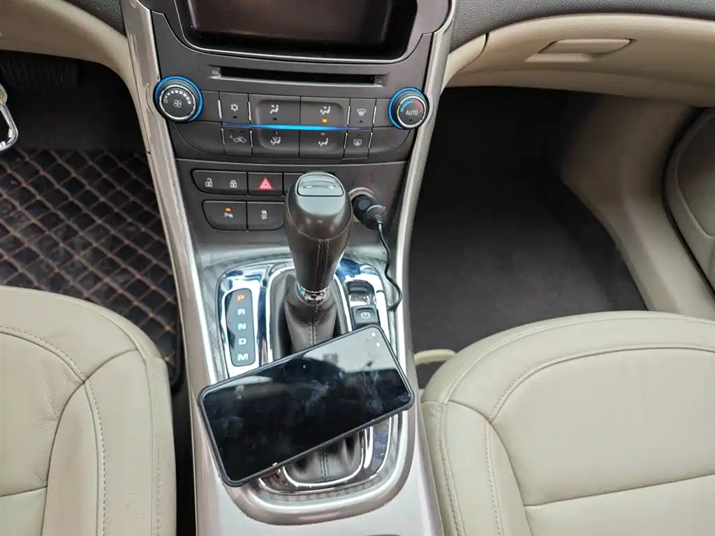 Chevrolet Malibu 2015 — фото 14