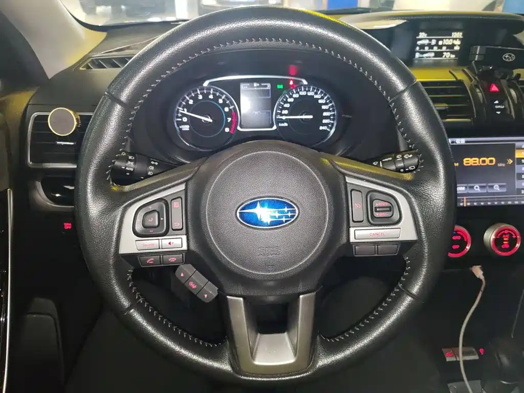 Subaru Forester 2018 — фото 8