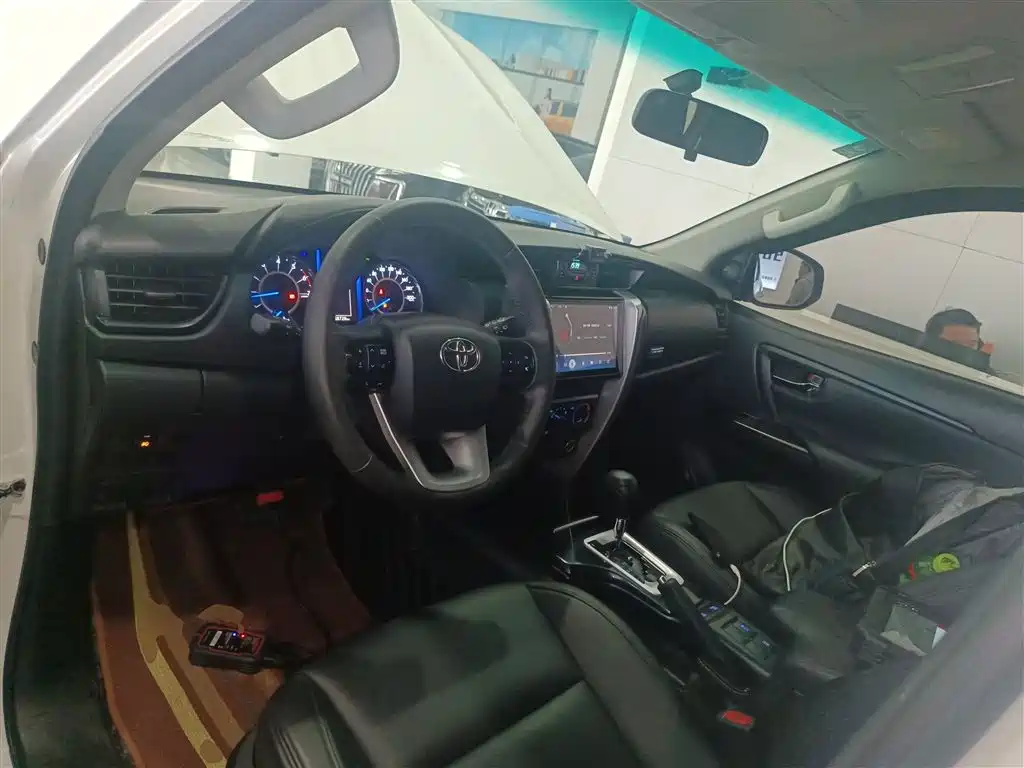 Toyota Fortuner 2019 — фото 10