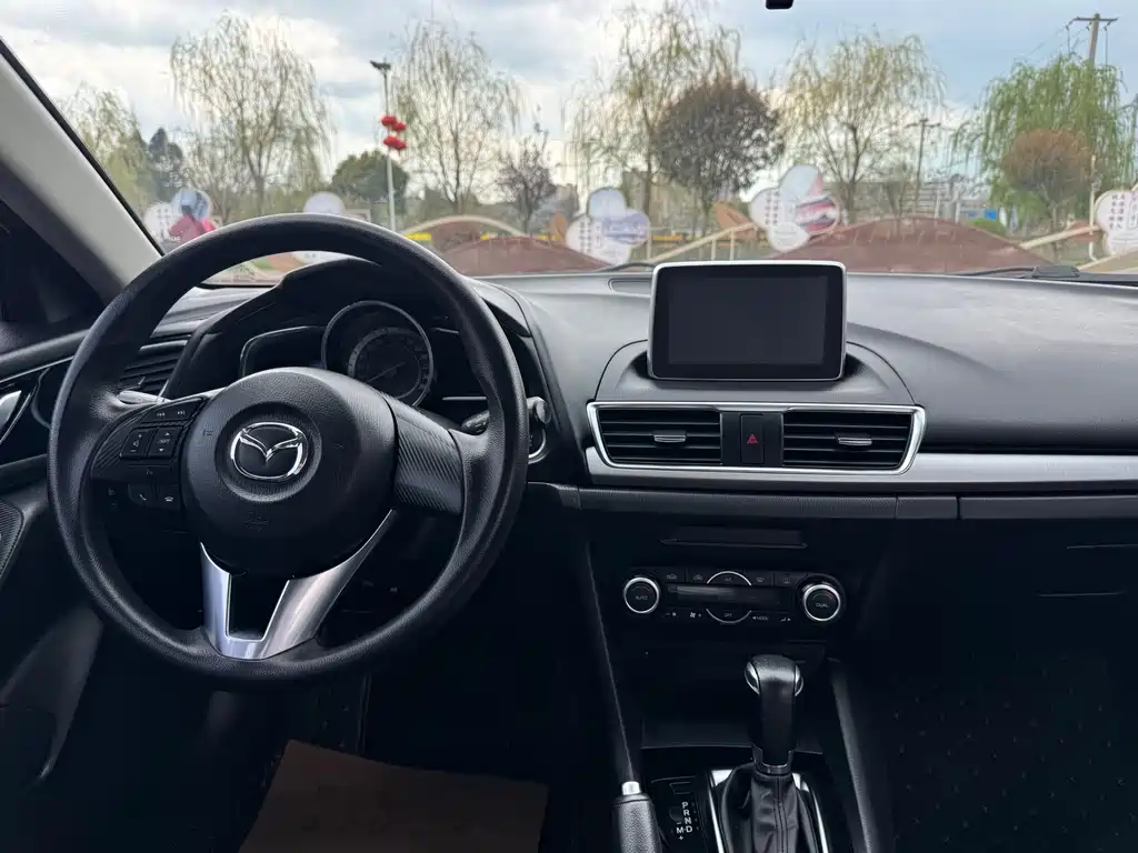 Mazda 3 Axela 2015 — фото 17