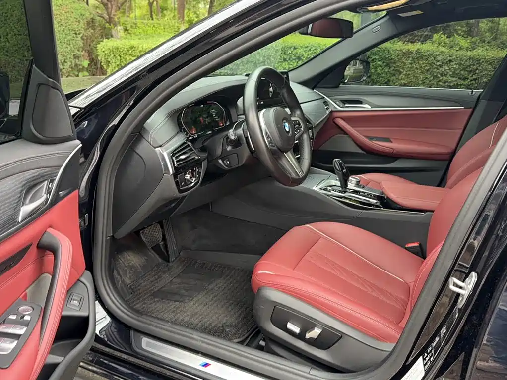 BMW 5 Series 2022 — фото 12