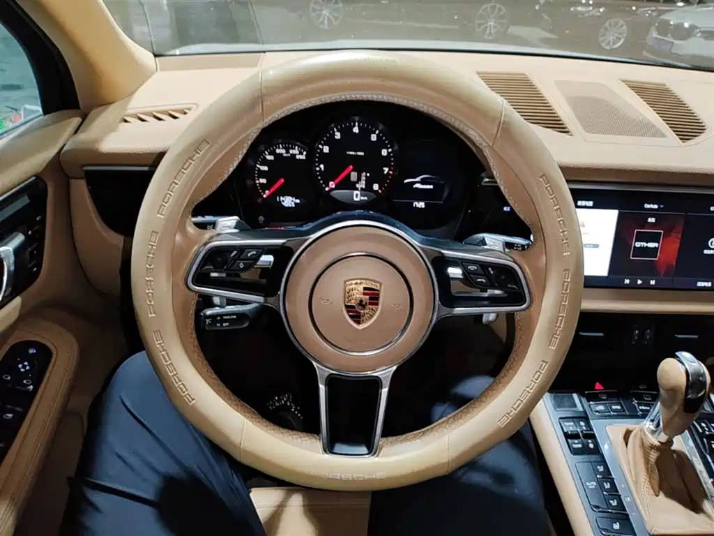 Porsche Macan 2016 — фото 11