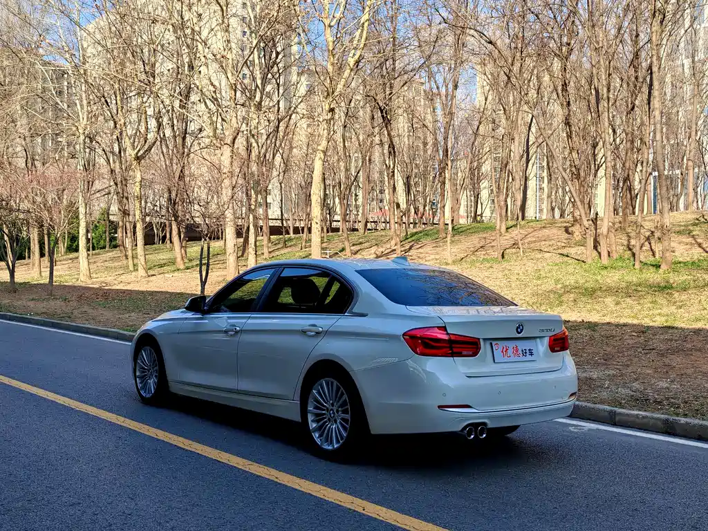 BMW 3 Series 2018 — фото 15