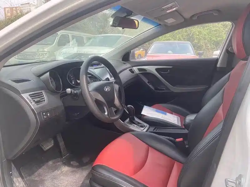 Hyundai Elantra 2014