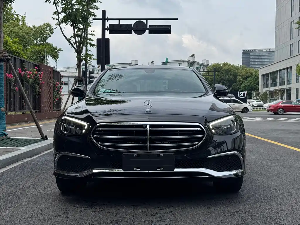Mercedes-Benz E-Class 2023 — фото 2