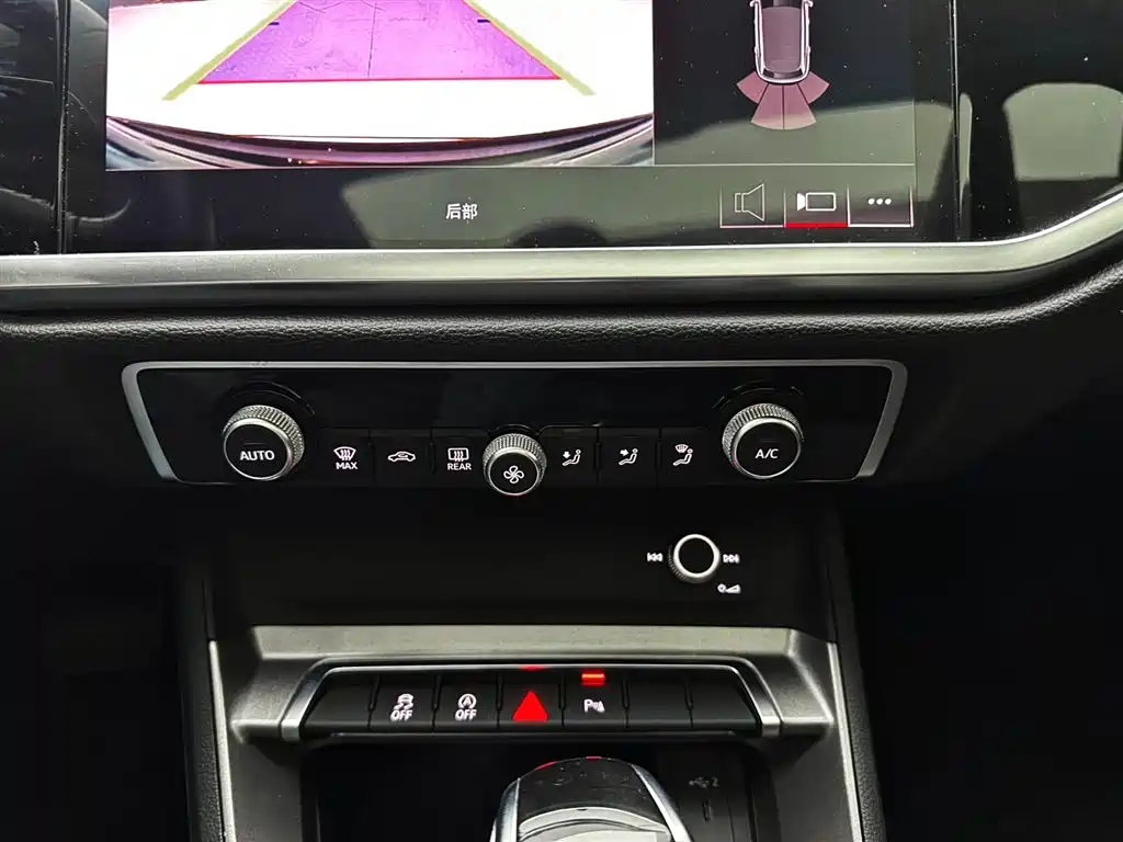 Audi Q3 2022 — фото 15