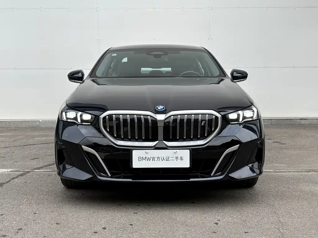 BMW i5 2025