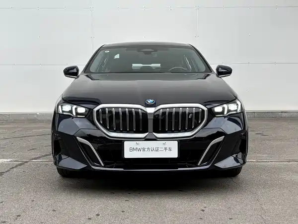 BMW i5 2025
