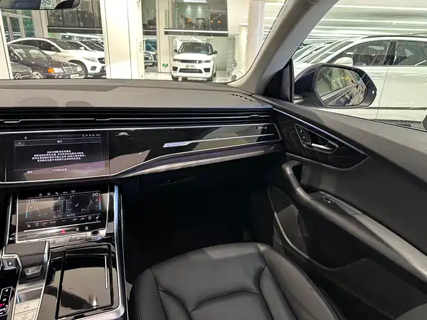 Audi Q8 2021
