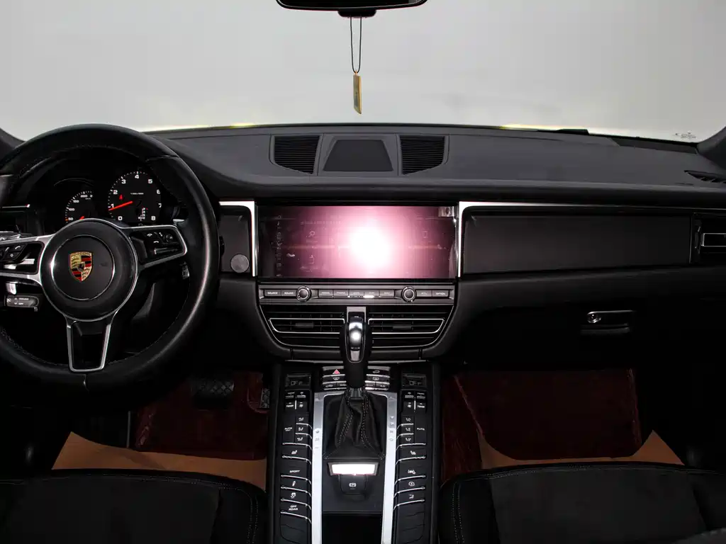 Porsche Macan 2021 — фото 26