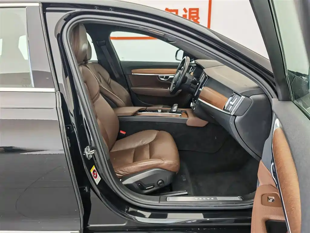 Volvo S90 2021 — фото 23