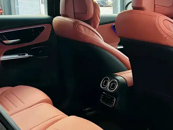 Mercedes-Benz GLC 2025