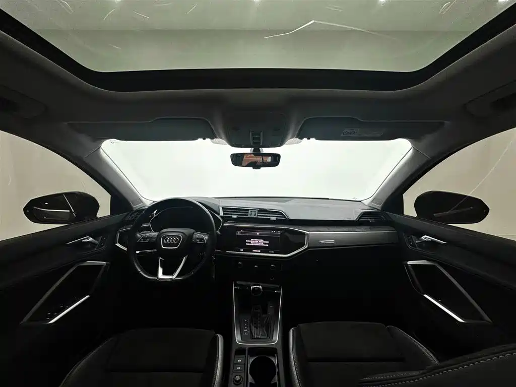 Audi Q3 2022 — фото 10