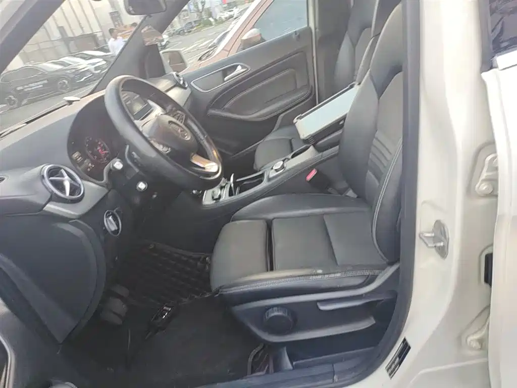 Mercedes-Benz B-Class 2016 — фото 15