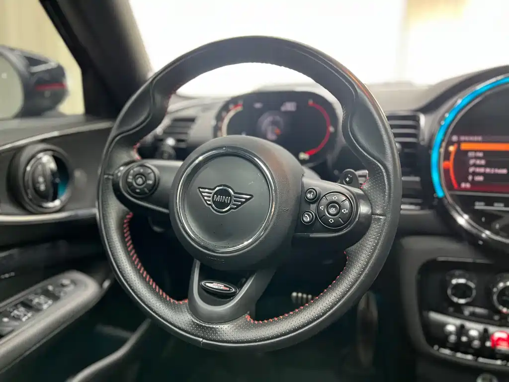 MINI JCW CLUBMAN 2021 — фото 11