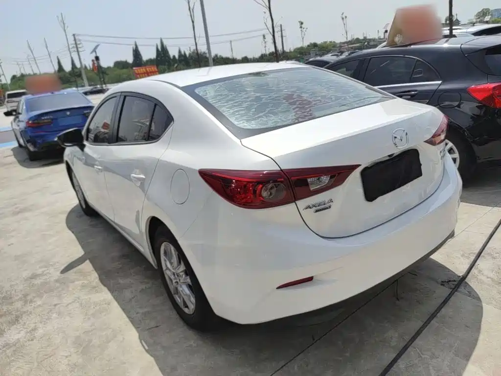 Mazda 3 Axela 2016 — фото 23