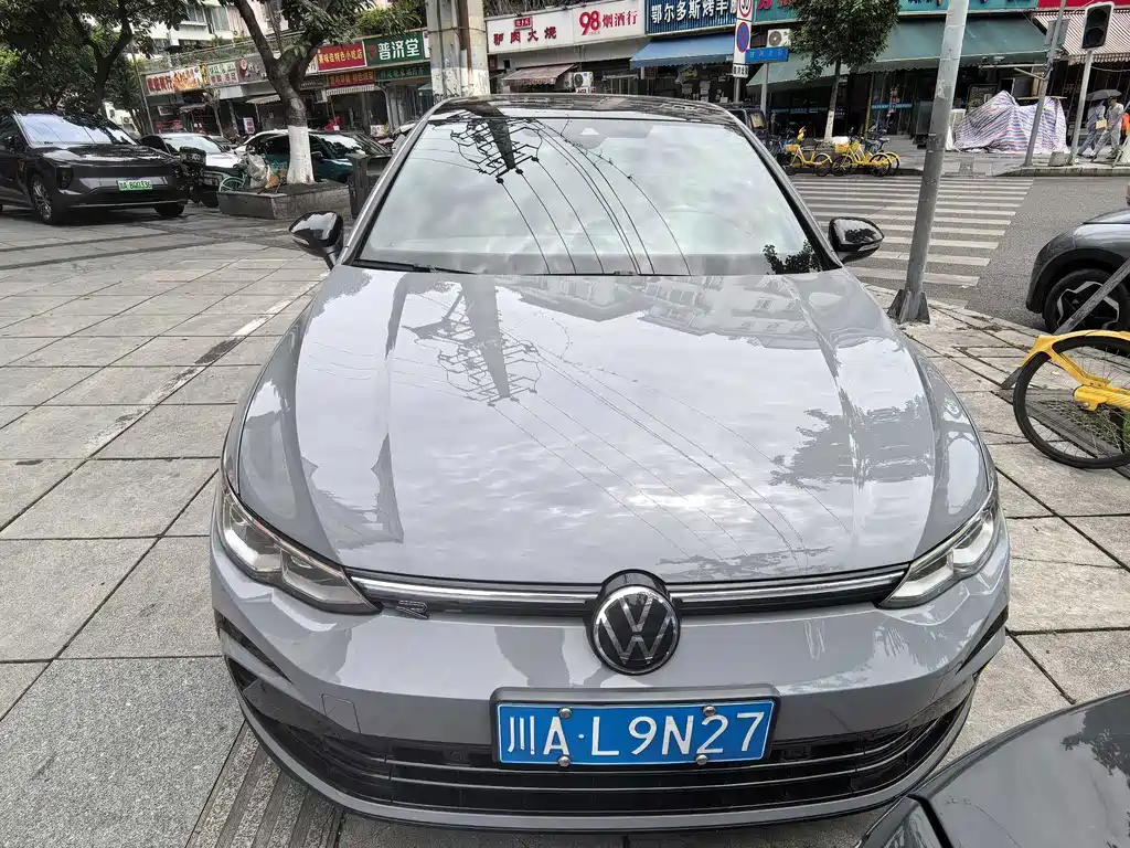 Volkswagen Golf 2021