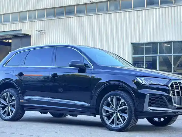 Audi Q7 2021