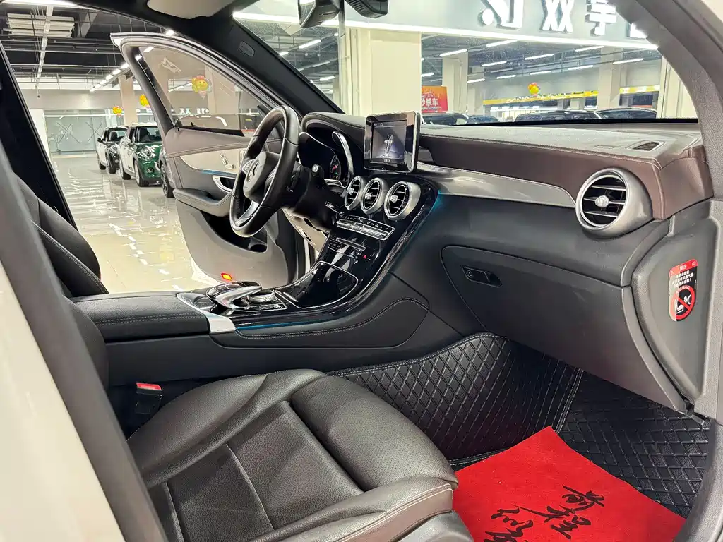 Mercedes-Benz GLC 2019 — фото 11