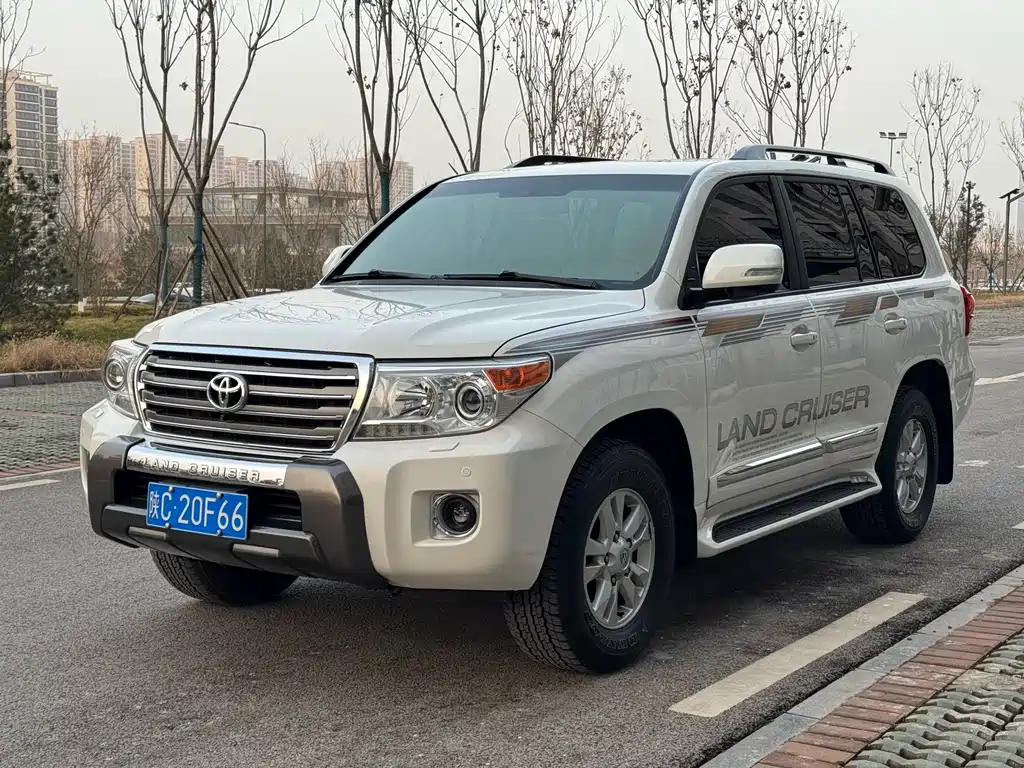 Toyota Land Cruiser 2016 — фото 1