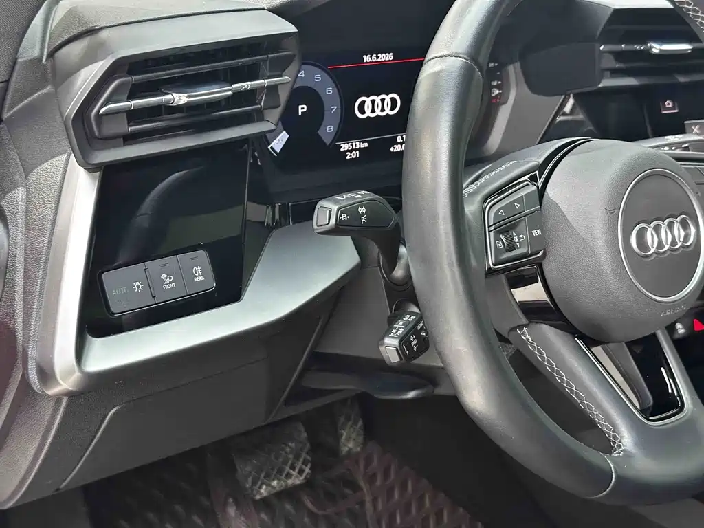 Audi A3 2023 — фото 11