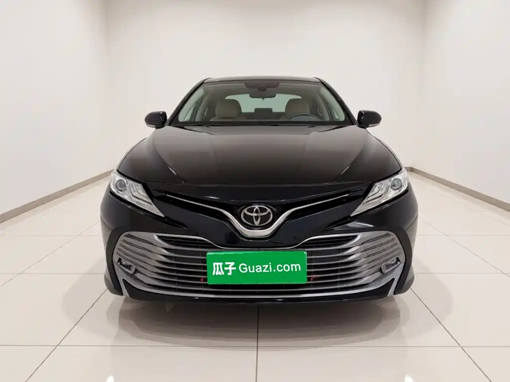 Toyota Camry 2018 — фото 24