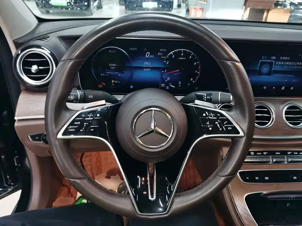 Mercedes-Benz E-Class 2022 — фото 11