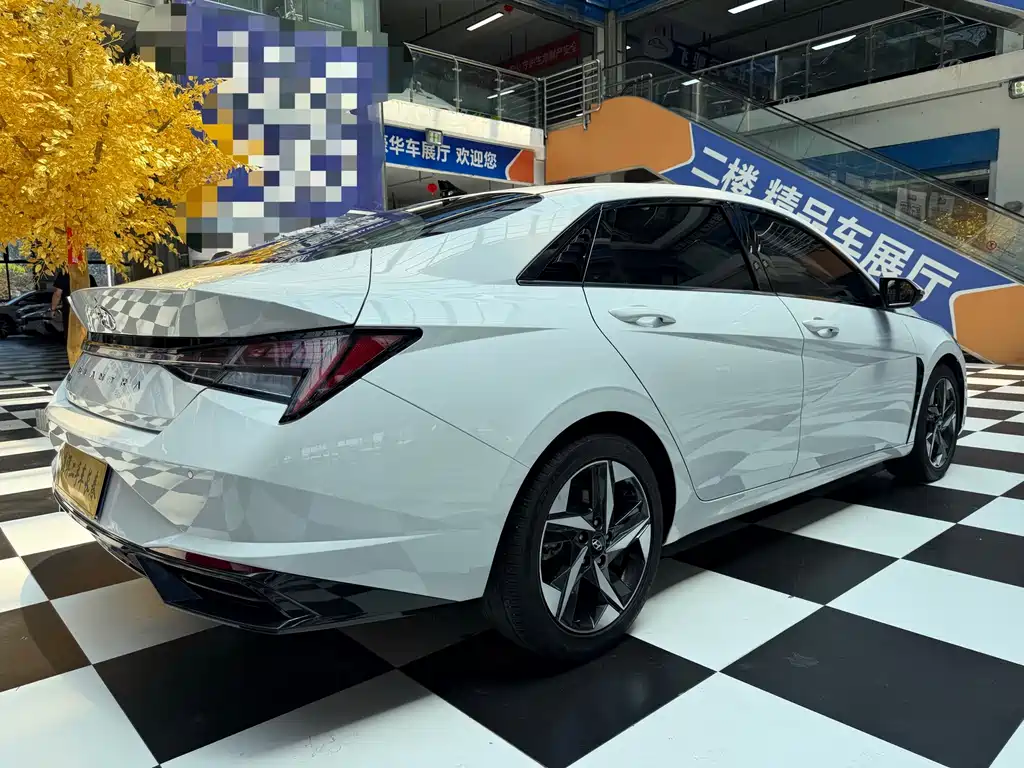 Hyundai Elantra 2022