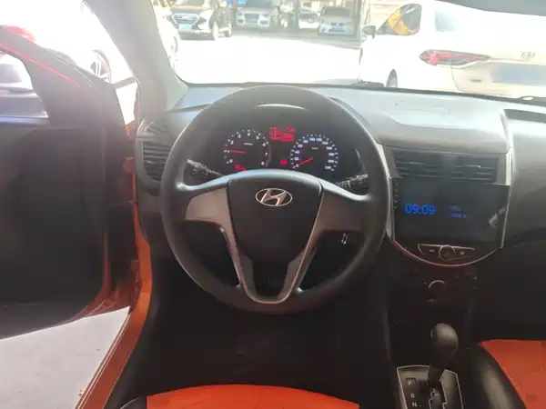 Hyundai Rui Yi 2015