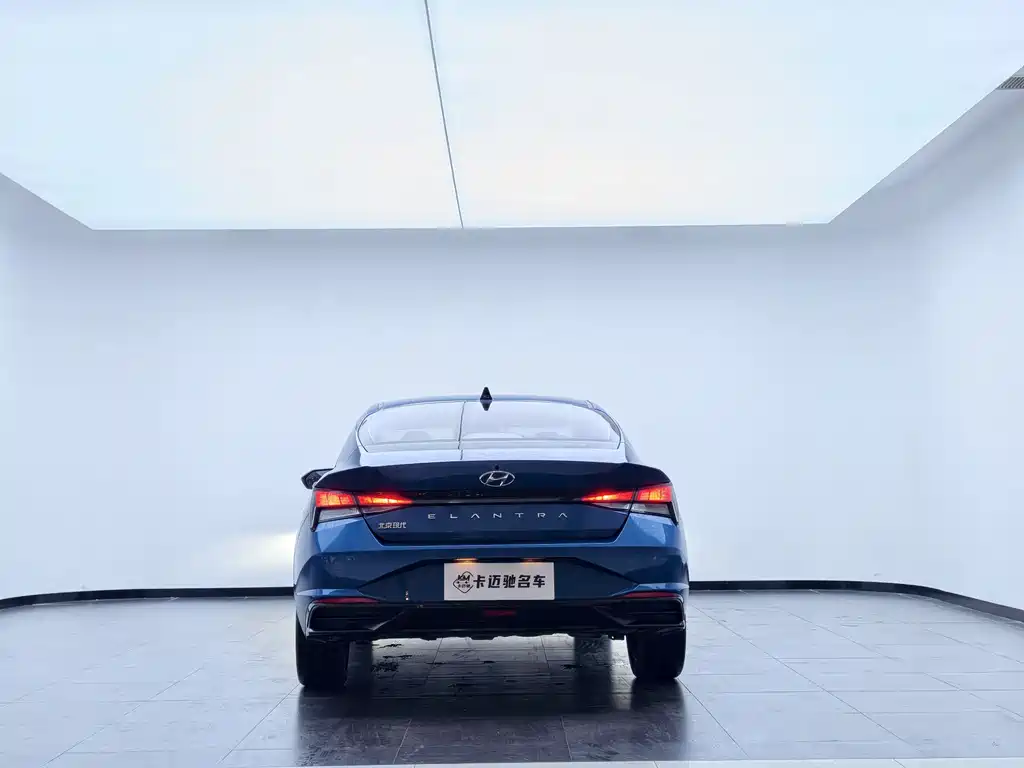 Hyundai Elantra 2022