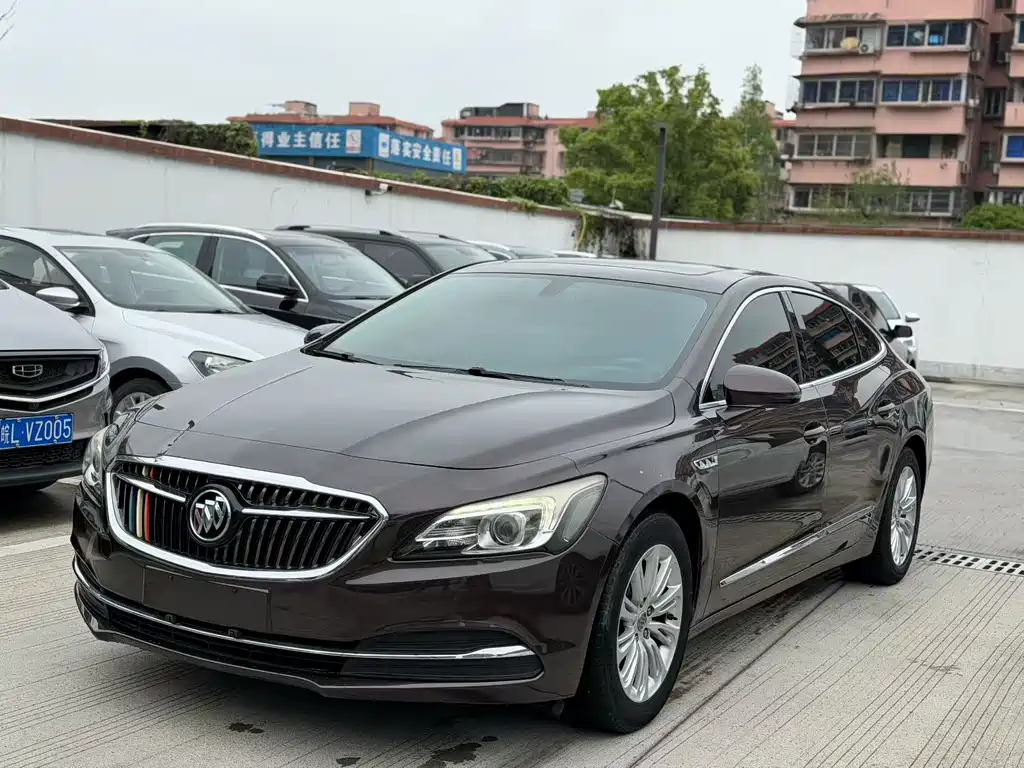 Buick LaCrosse 2017 — фото 1