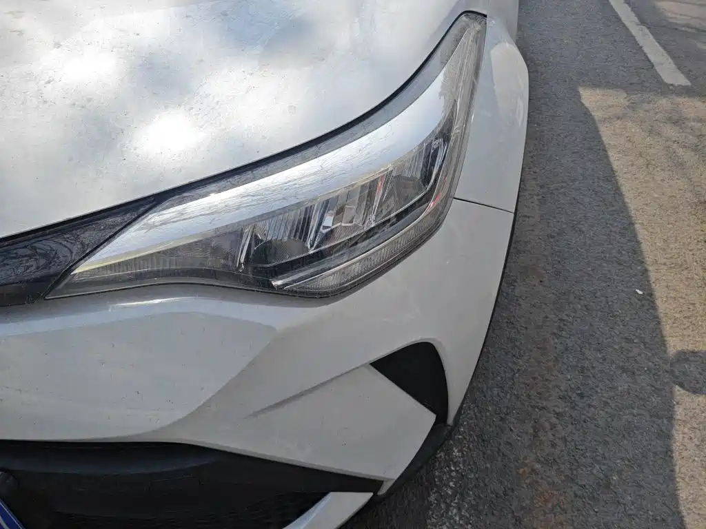 Toyota C-HR 2023 — фото 18