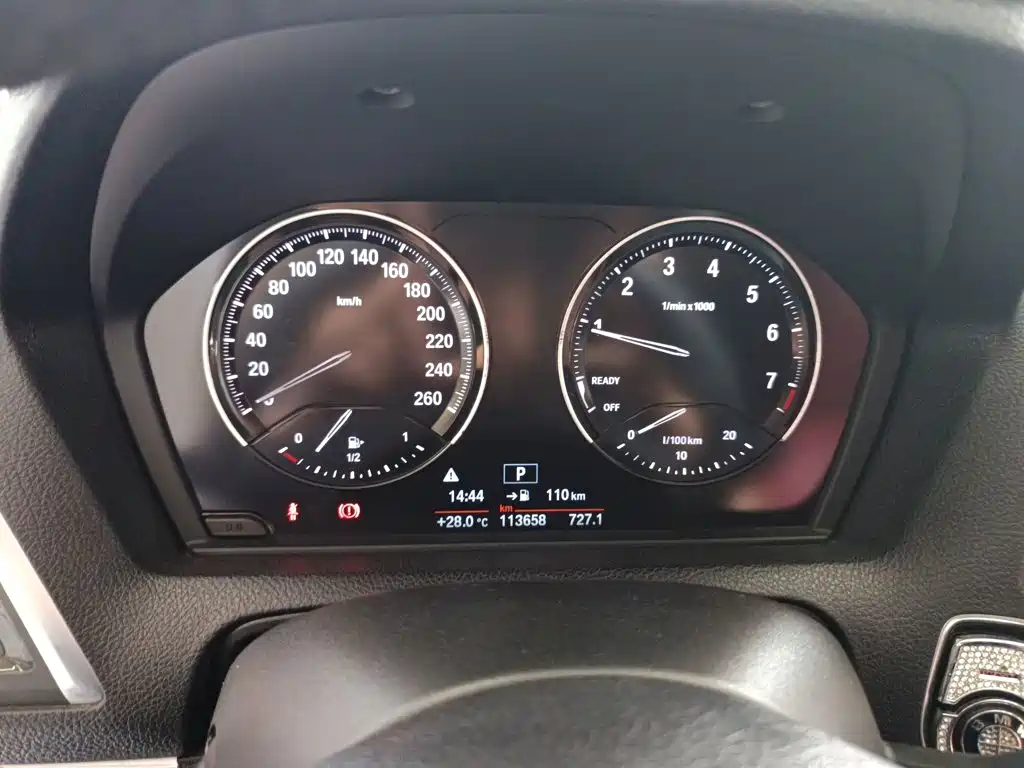 BMW 1 Series 2018 — фото 12