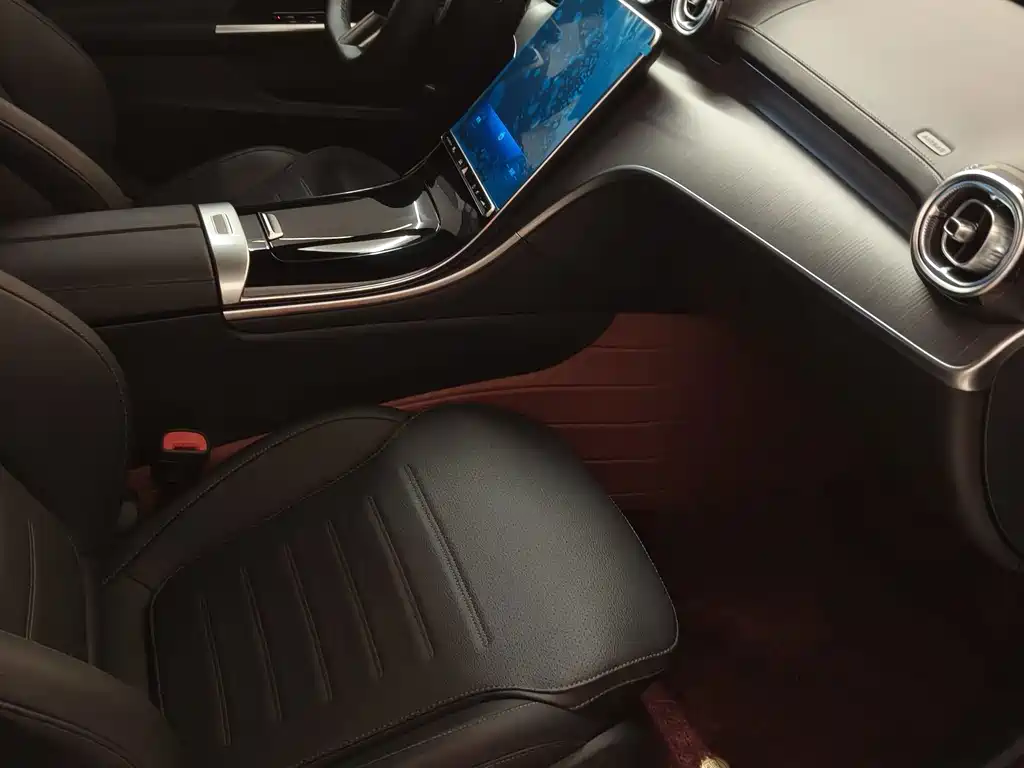 Mercedes-Benz C-Class 2023 — фото 13