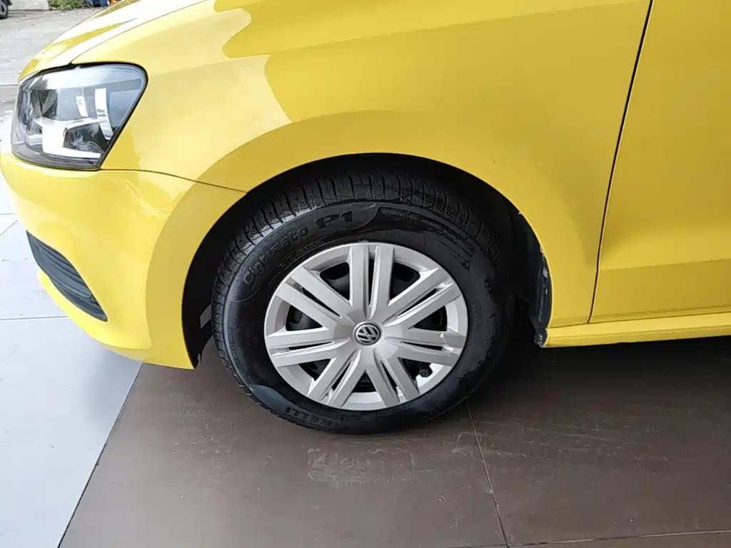 Volkswagen Polo 2017 — фото 23