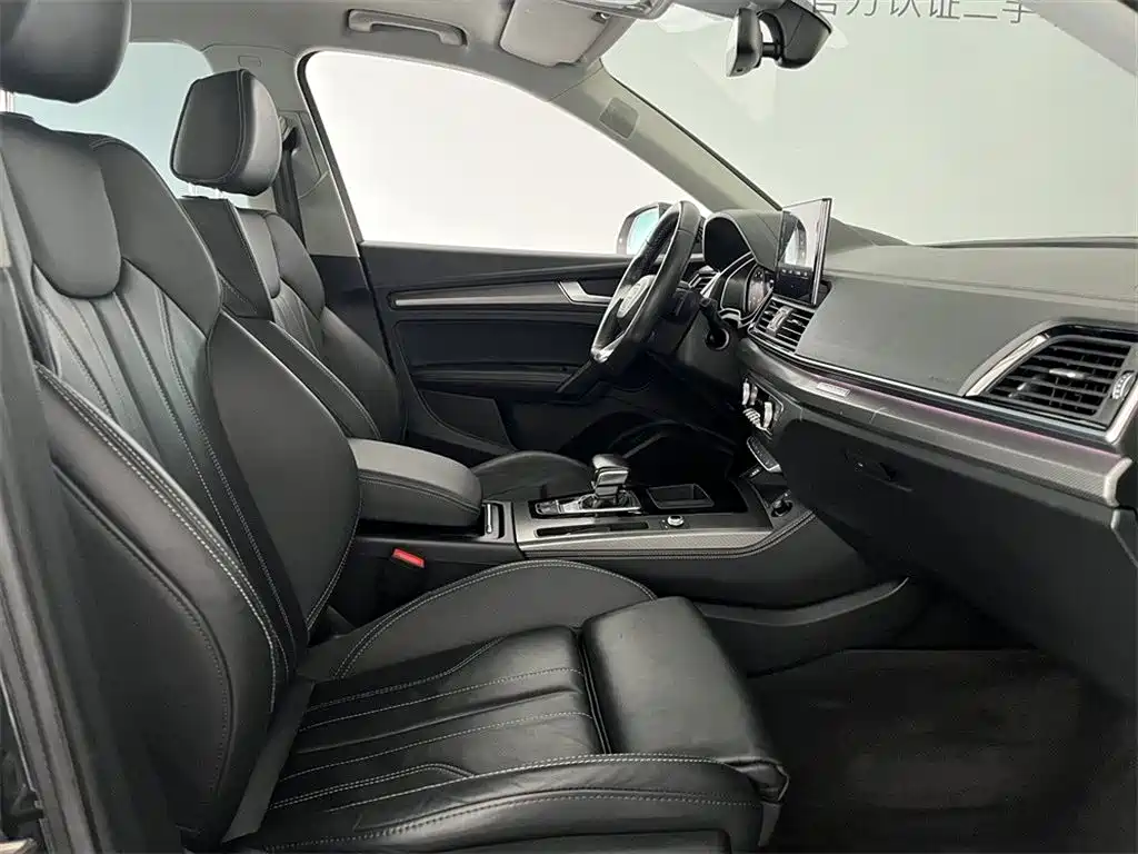 Audi Q5L 2022 — фото 11