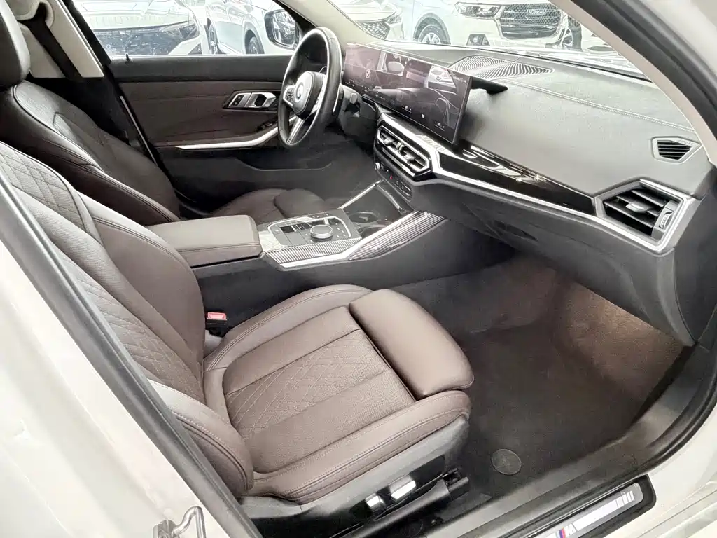 BMW 3 Series 2022 — фото 16