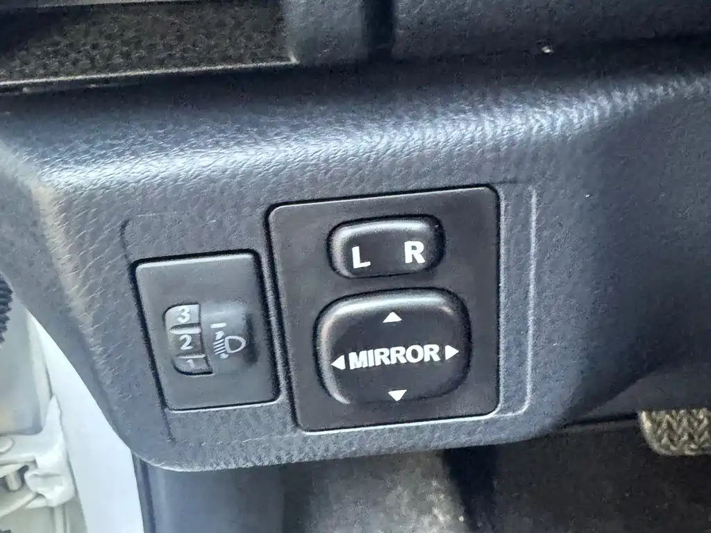 Toyota Yaris L 2022 — фото 20