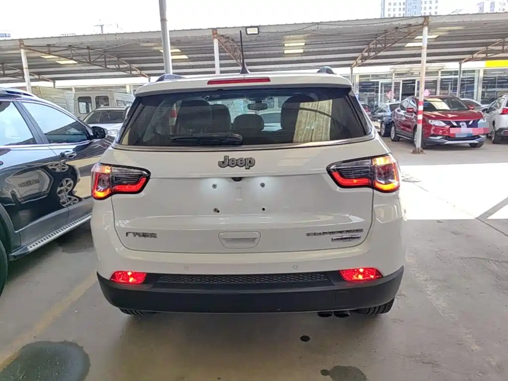 Jeep Compass 2018 — фото 6