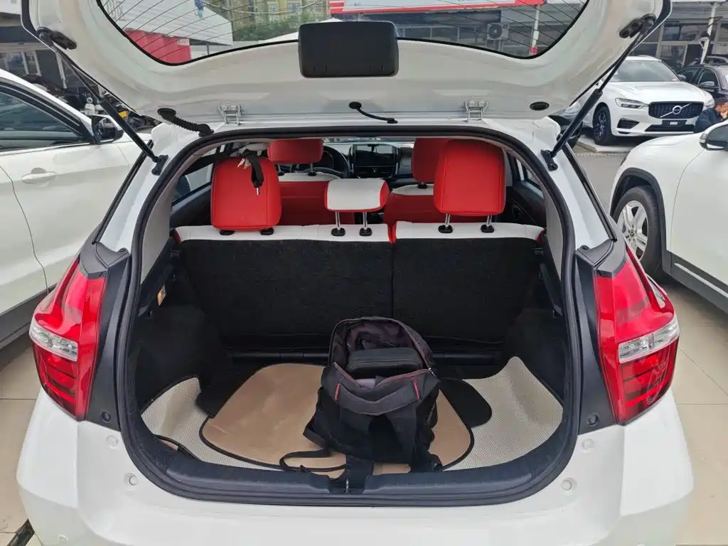 Toyota Yaris L 2020 — фото 15