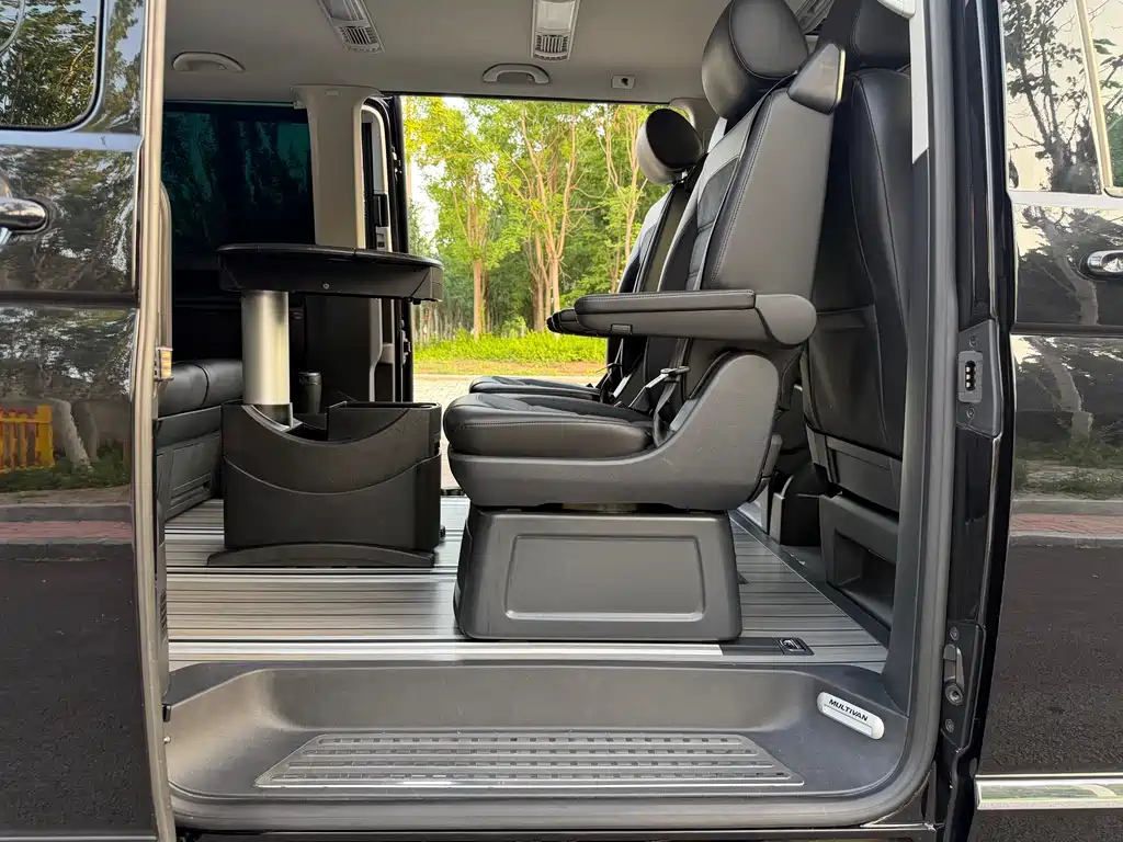 Volkswagen Multivan 2019 — фото 17