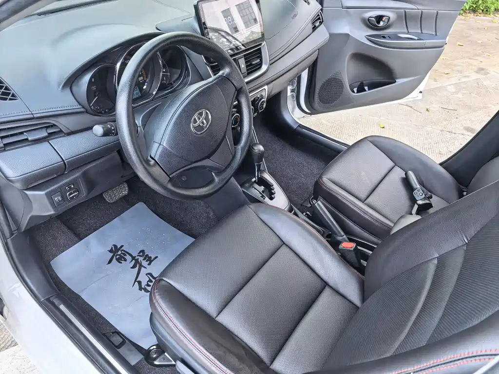 Toyota Yaris L 2021 — фото 9