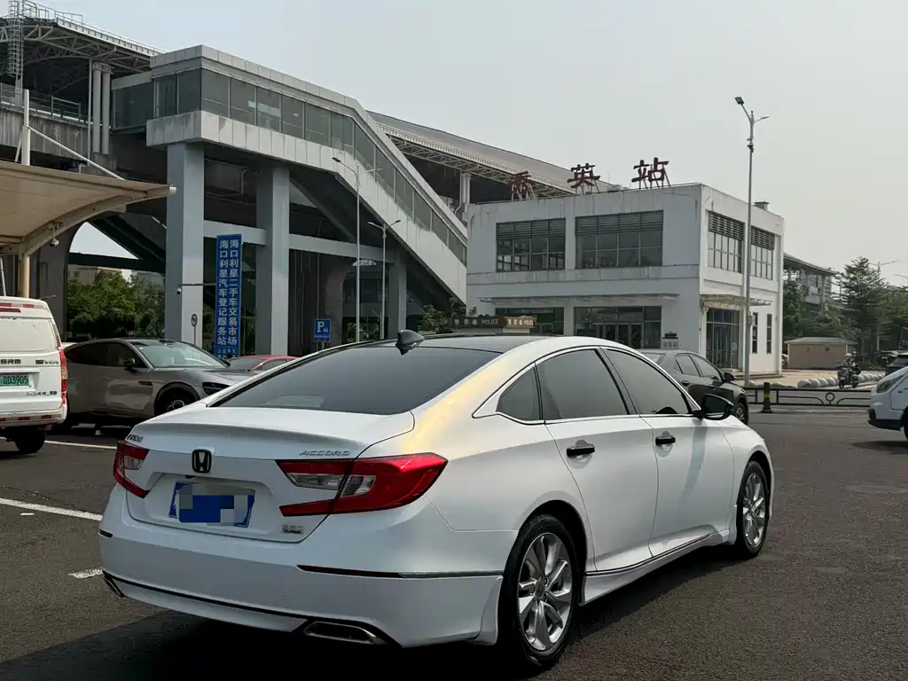 Honda Accord 2019 — фото 9
