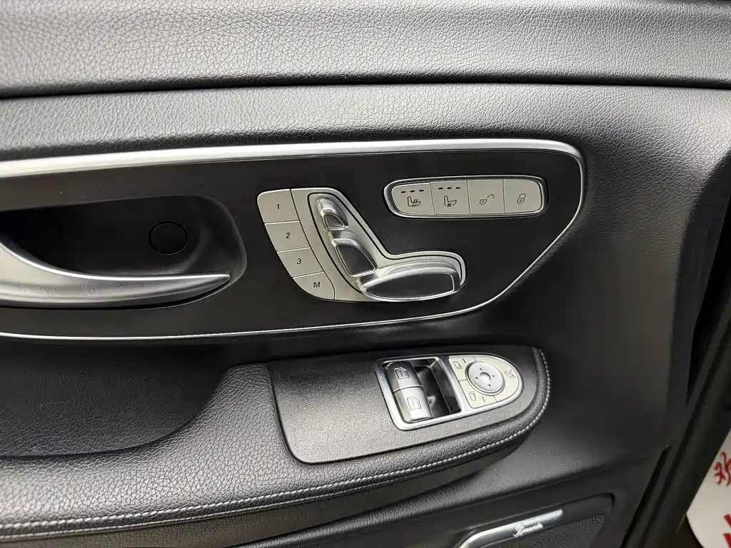 Mercedes-Benz V-Class 2020 — фото 10