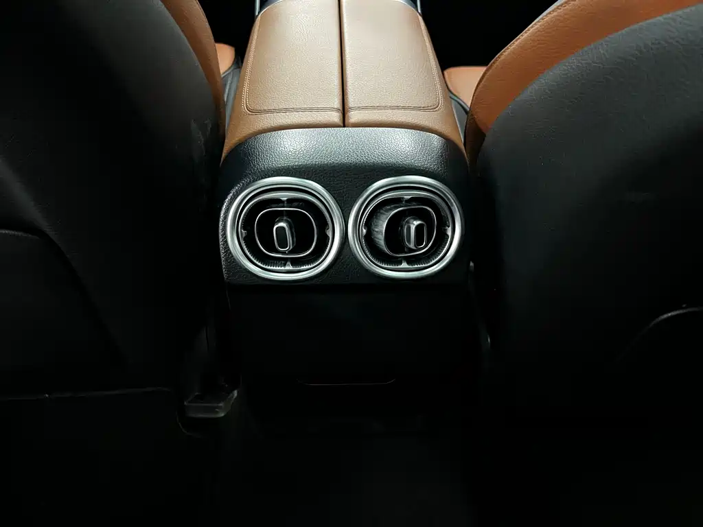 Mercedes-Benz C-Class 2022 — фото 13