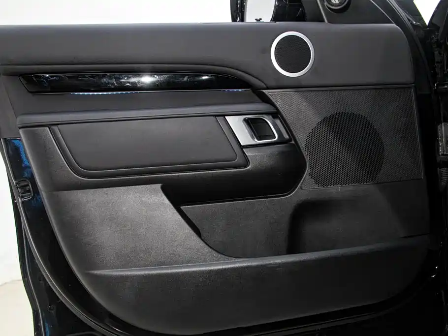 Land Rover Discovery 2021 — фото 16